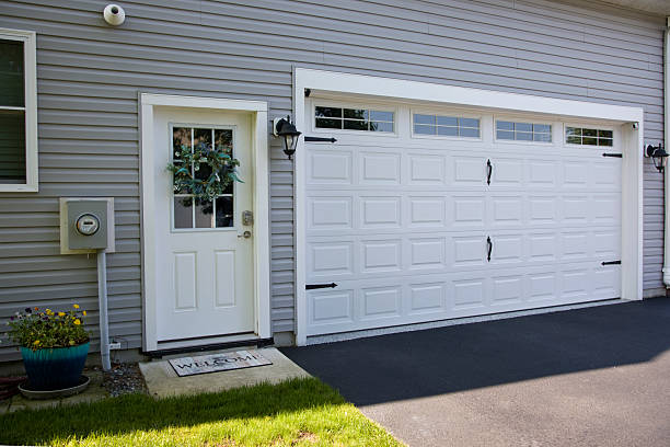 24/7 Emergency Garage Door Panel Replacement experts in Shoshone, ID
